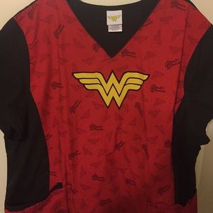 Scrub top Wonder Woman